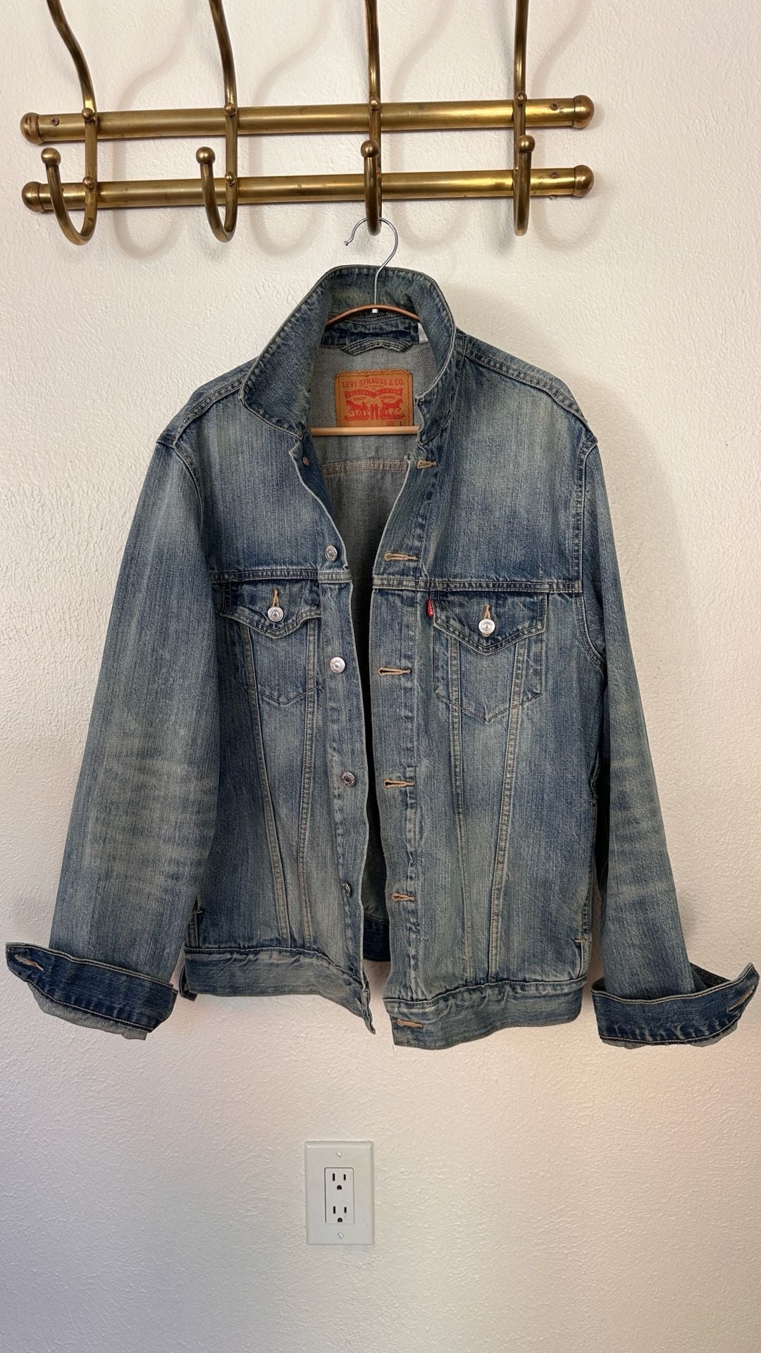 Levi's Trucker Denim Jacket Size L Medium Wash Blue Cotton 2