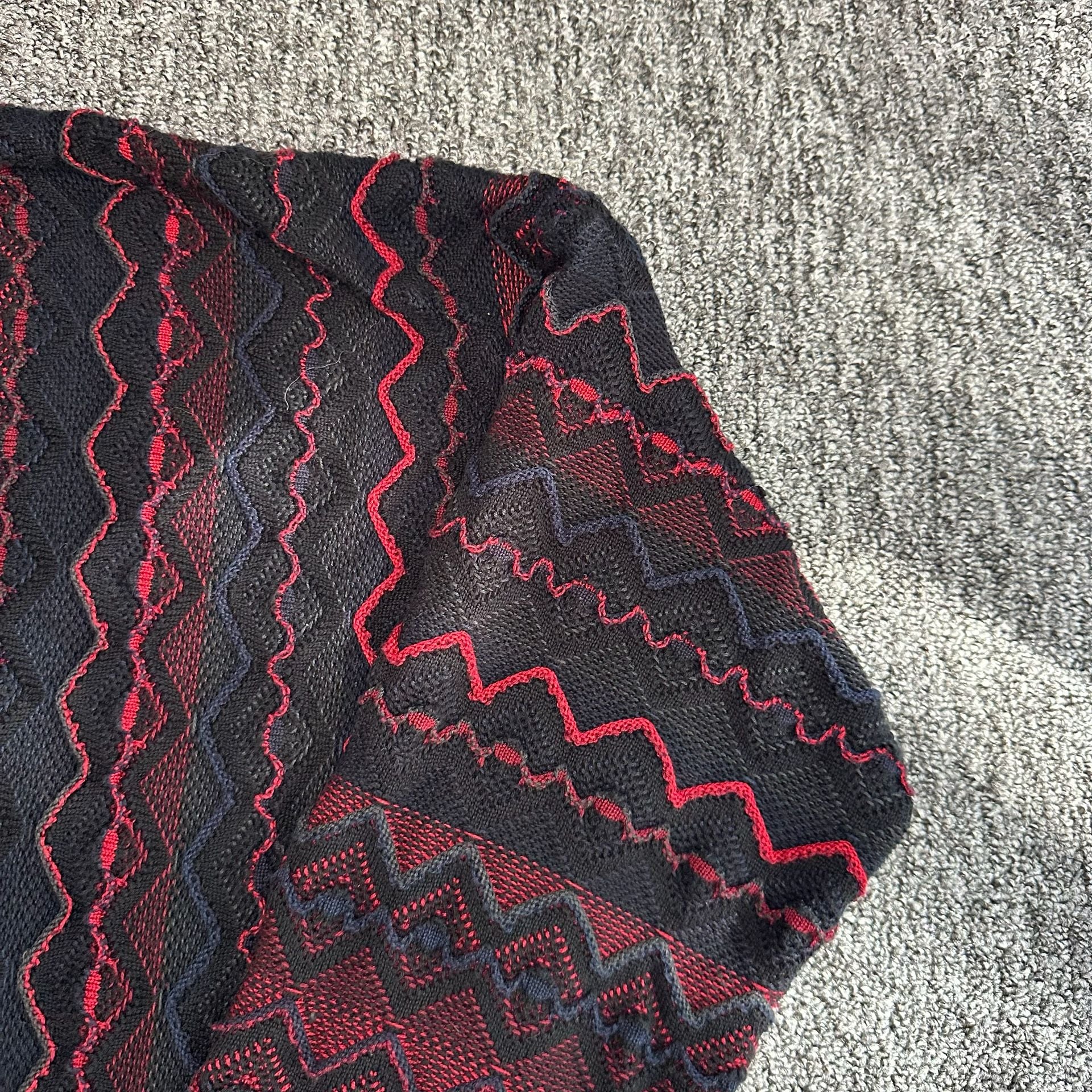 Tundra 90s 3D Knit Textured Sweater Coogi Black Red Vintage  8