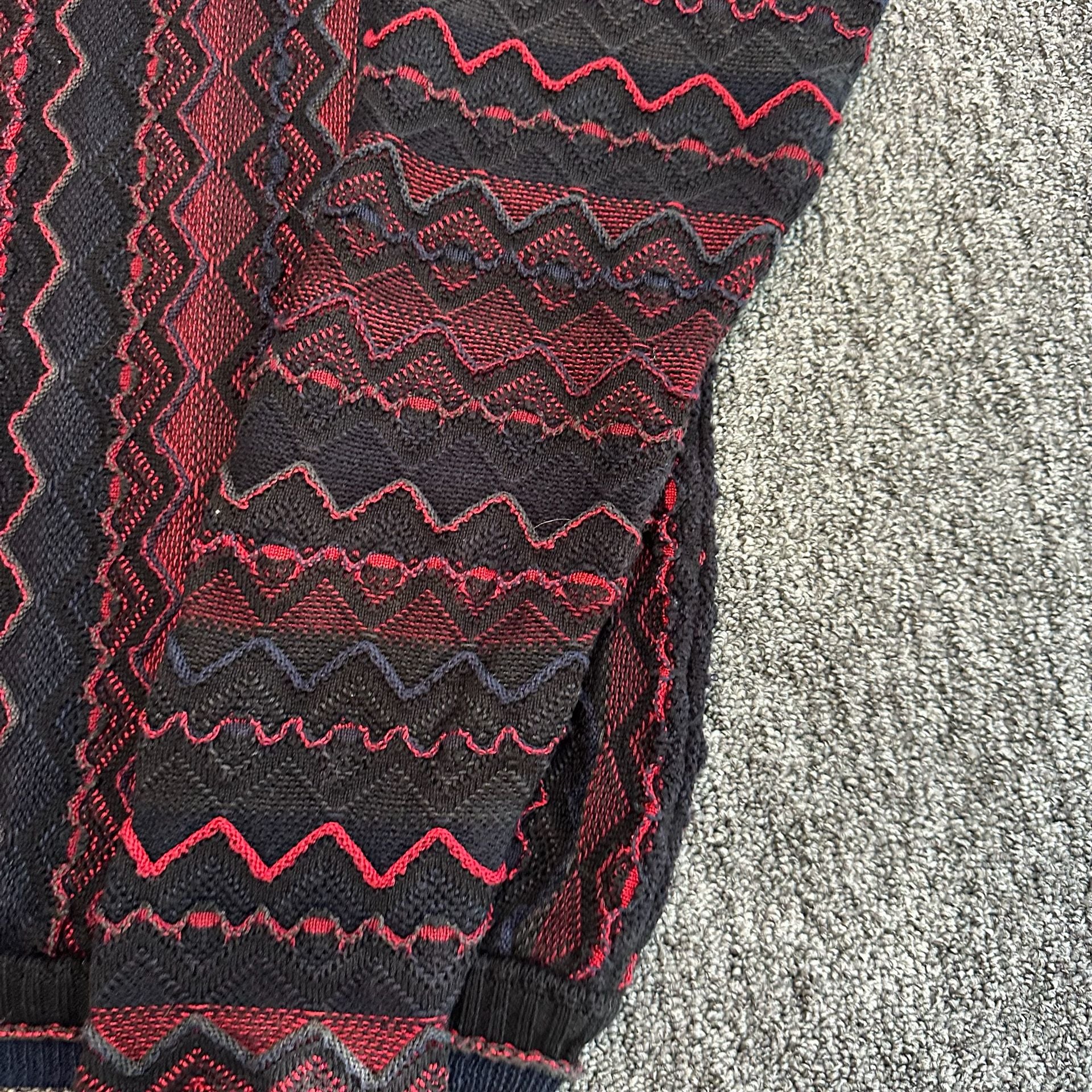 Tundra 90s 3D Knit Textured Sweater Coogi Black Red Vintage  15