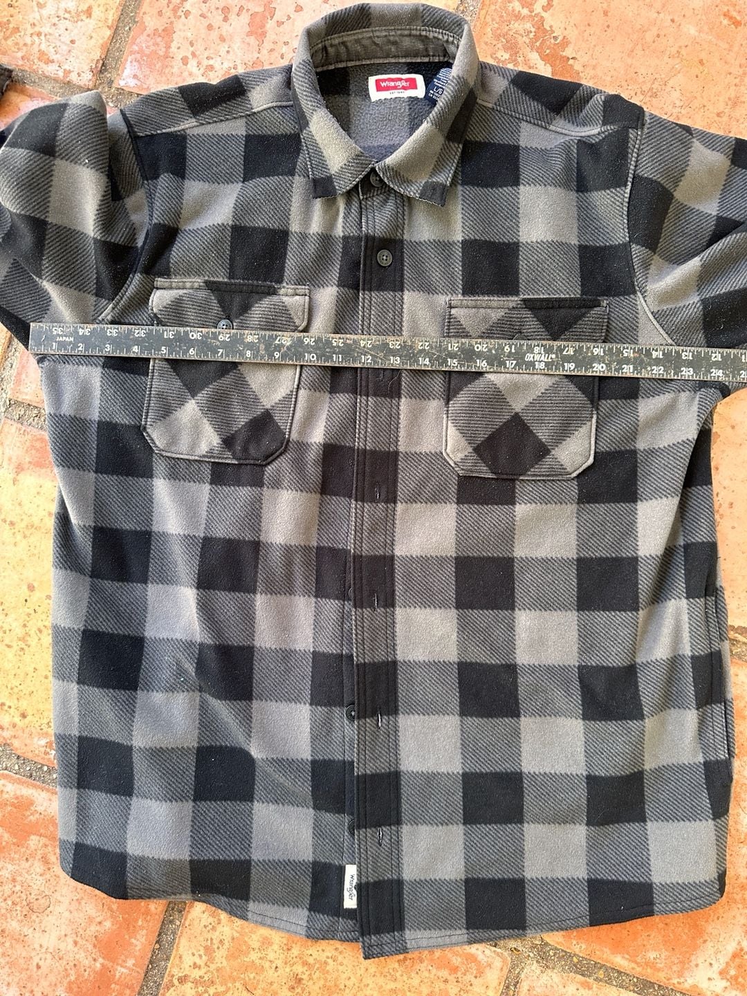 Wrangler Fleece Shirt Size L Gray Black Plaid Buffalo Check Long Sleeve 6