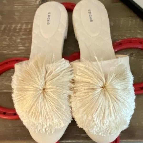 Birdies Songbird Mules Size 9 Cream Linen Pom Pom Slip On Slippers
