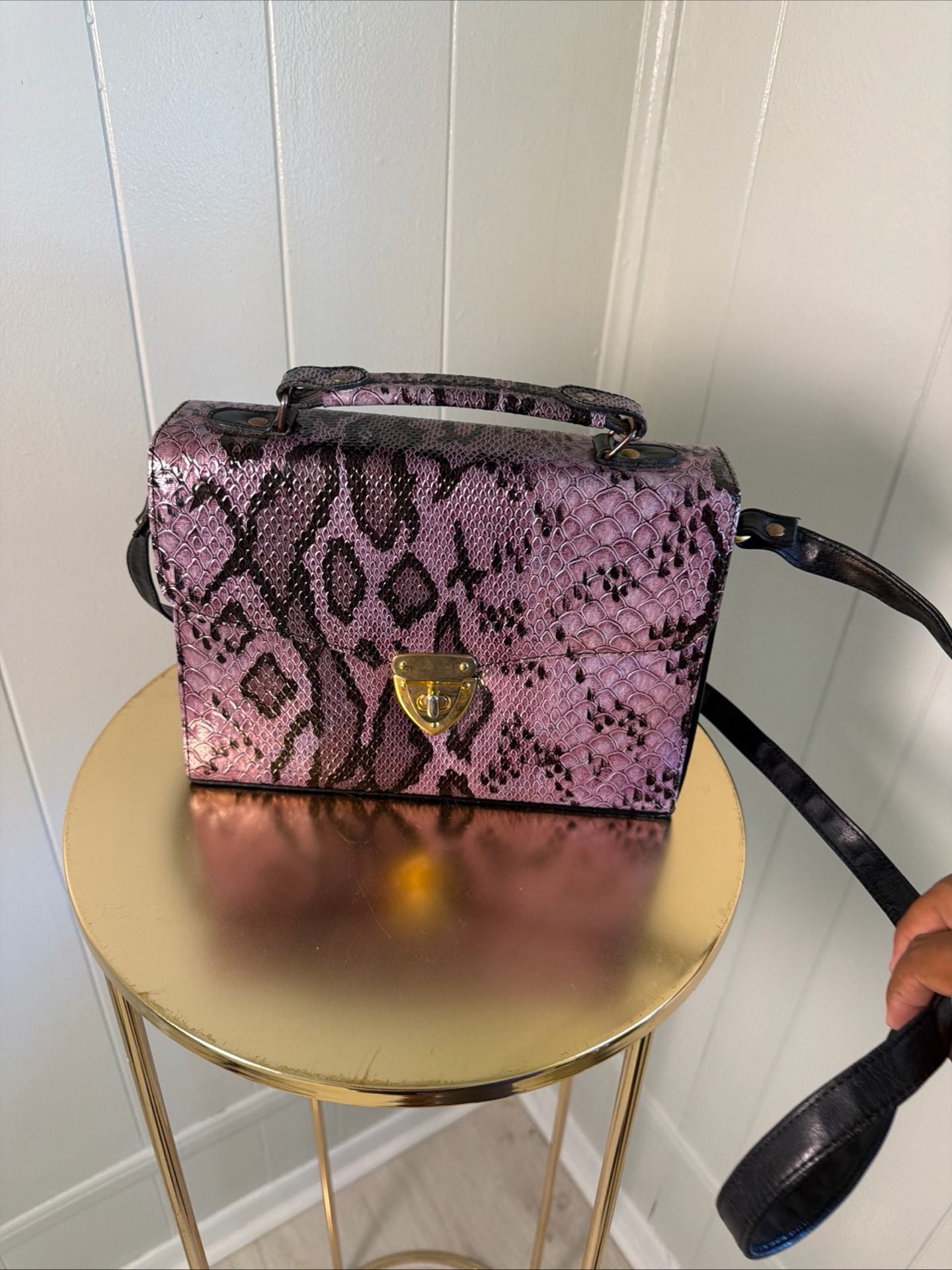 Moda Italiana Pink Snakeskin Embossed Leather Crossbody Handbag 7