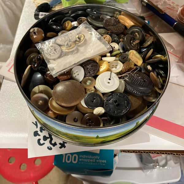 Vintage Button Lot Mixed Assorted Sewing Tin