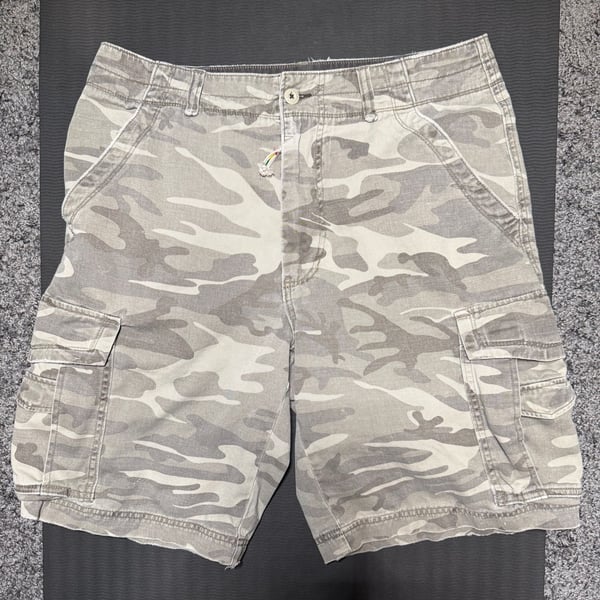 UNIONBAY Cargo Shorts Size 34 Gray Camouflage Cotton Y2K