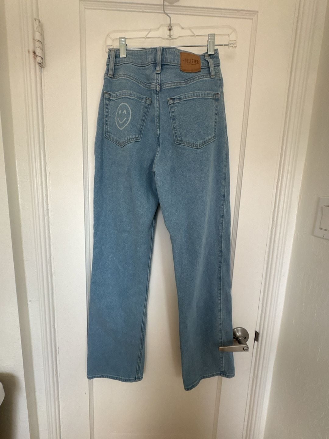 Hollister Ultra High-Rise Dad Jean Size 24R Smiley Face Graphic Light Wash y2k 90’s 4