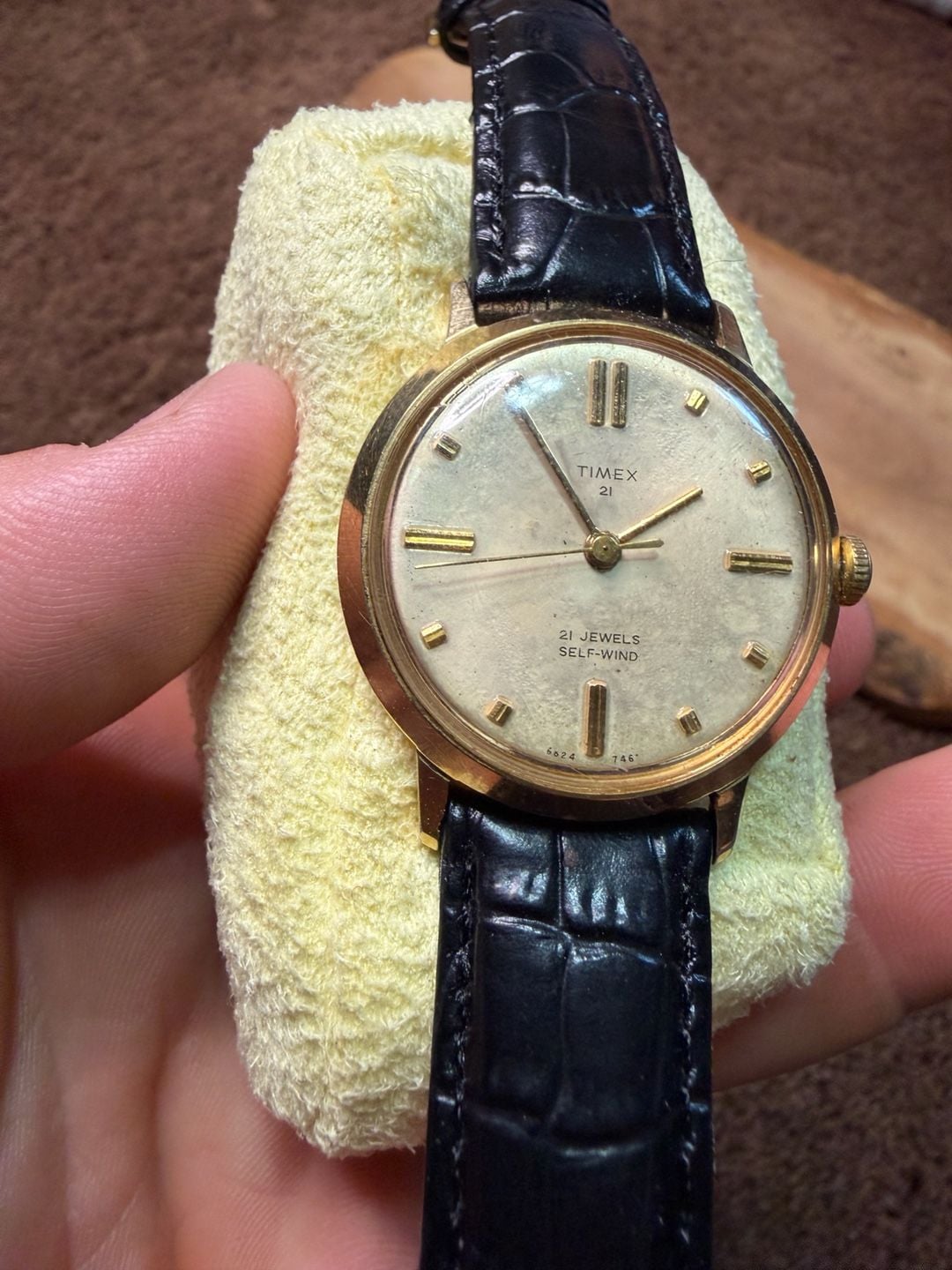 VINTAGE TIMEX 1968 21J AUTOMATIC MECHANICAL SELF-WIND MEN'S GOLDEN LEATHER WATCH 9