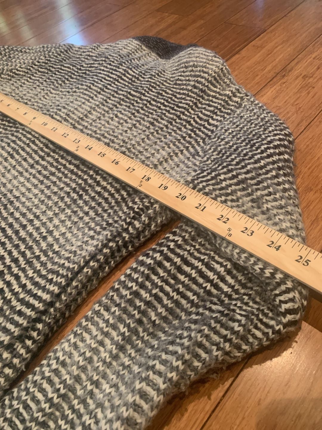 Coldwater Creek Long Cardigan Sweater Size M Grey White Knit 6