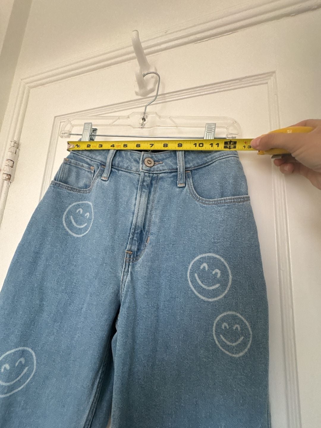 Hollister Ultra High-Rise Dad Jean Size 24R Smiley Face Graphic Light Wash y2k 90’s 5