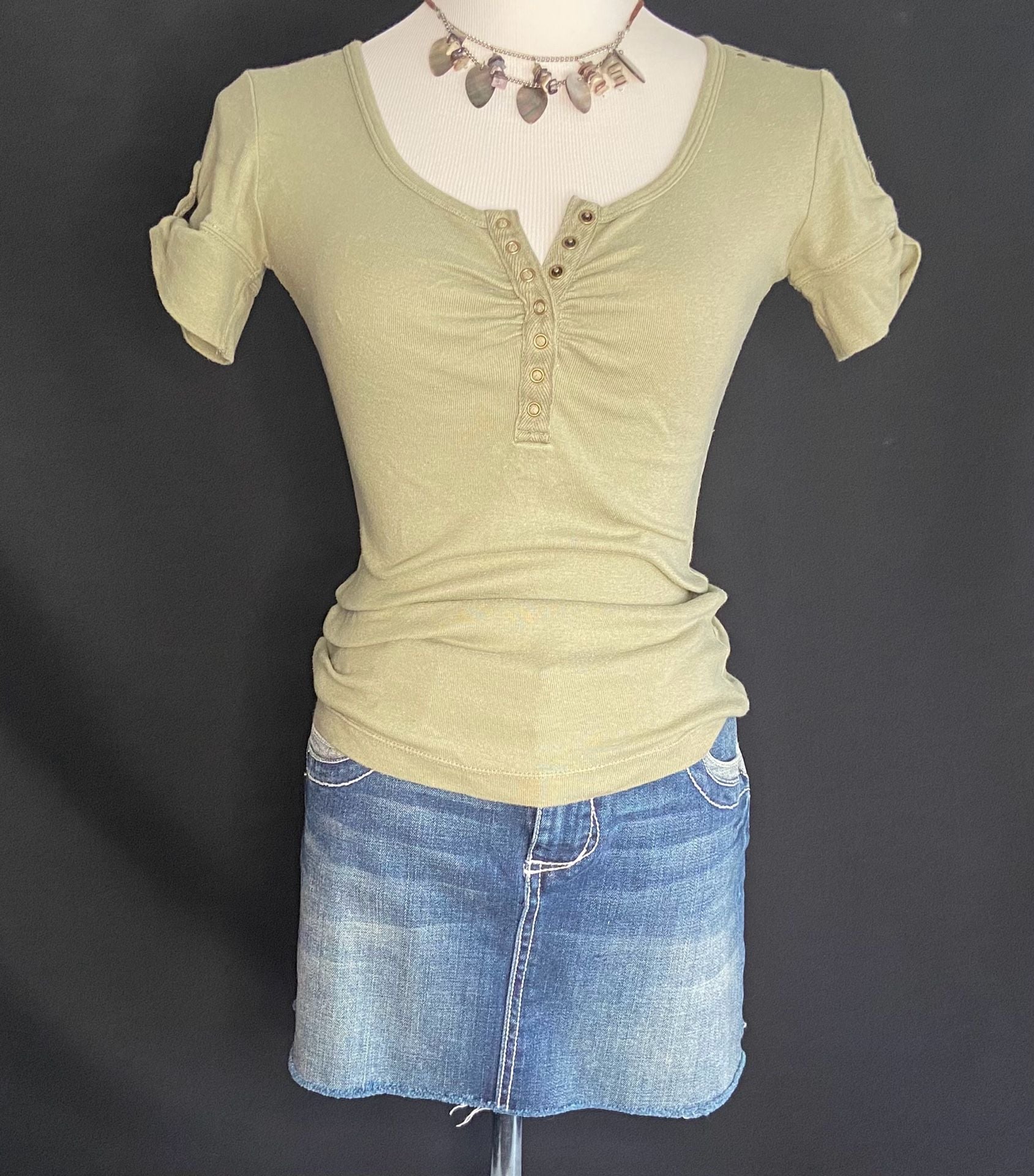 Army Green Short Button Tab Sleeve Henley Top 2