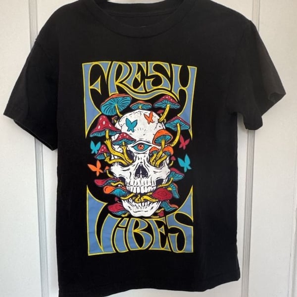 Fresh Vibes Skull Mushroom Graphic T-Shirt Size S Black Psychedelic Skater Skatergirl