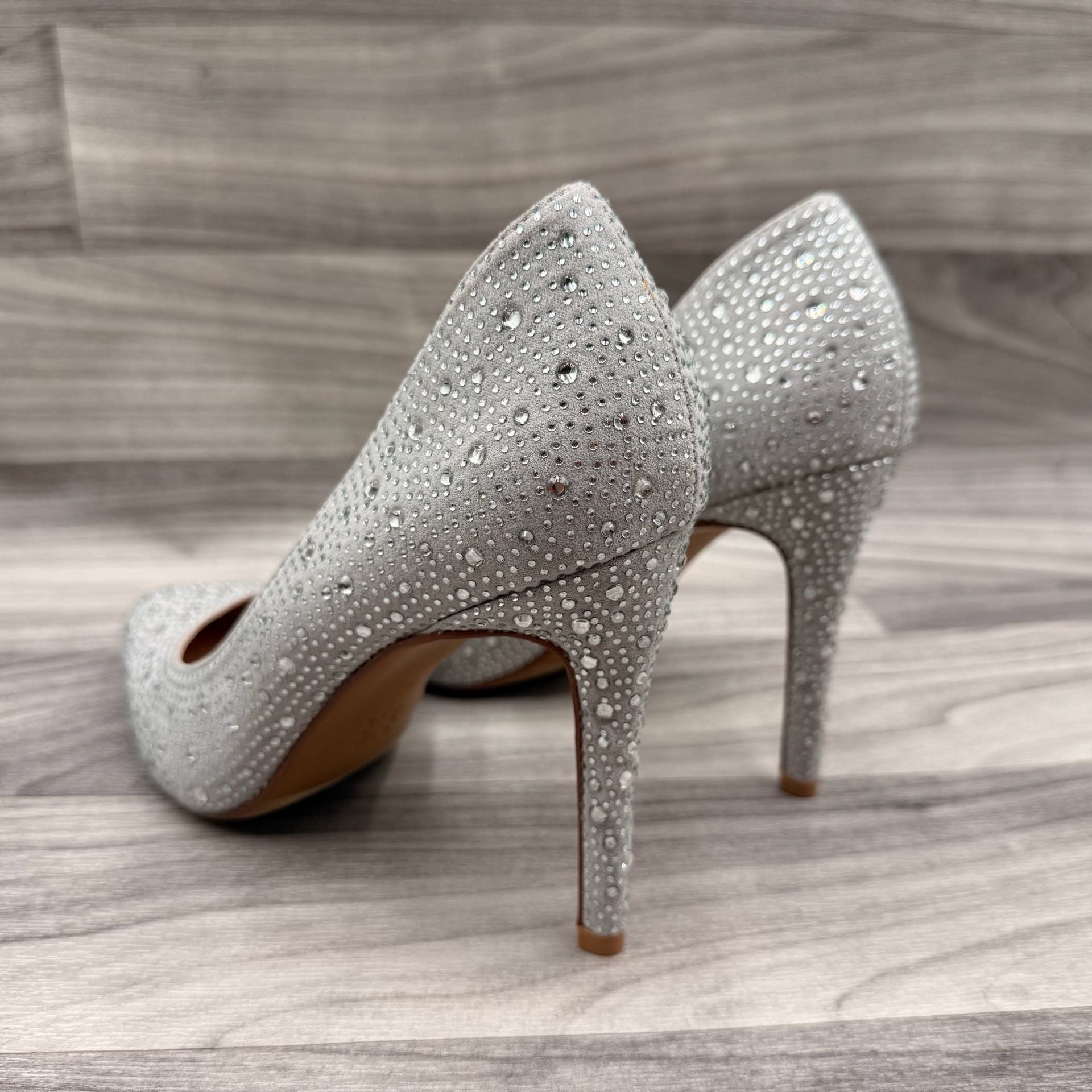 BCBGeneration Hanady Silver Rhinestone Dorsay Pumps Heels Stilettos Sz 8.5 10