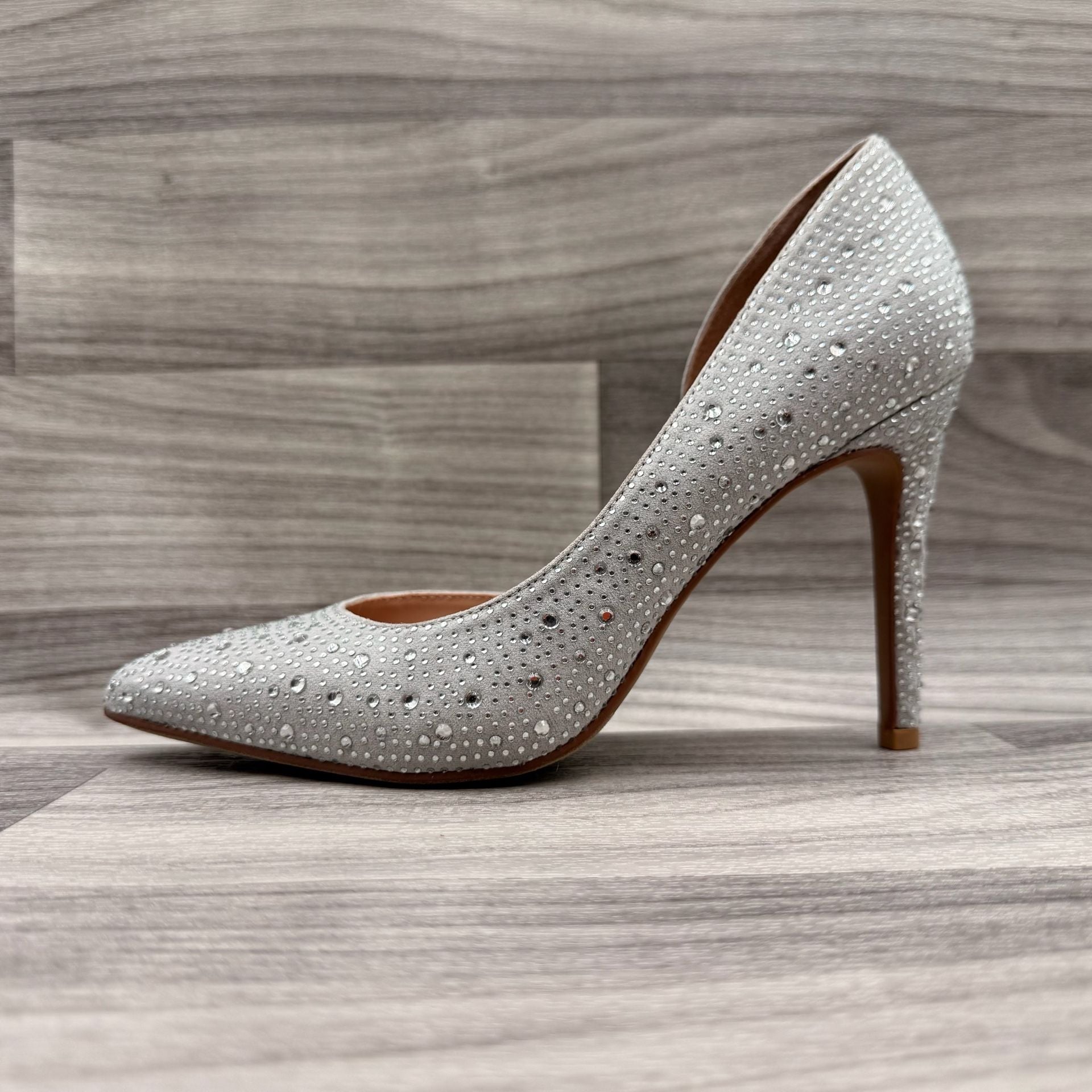 BCBGeneration Hanady Silver Rhinestone Dorsay Pumps Heels Stilettos Sz 8.5 18