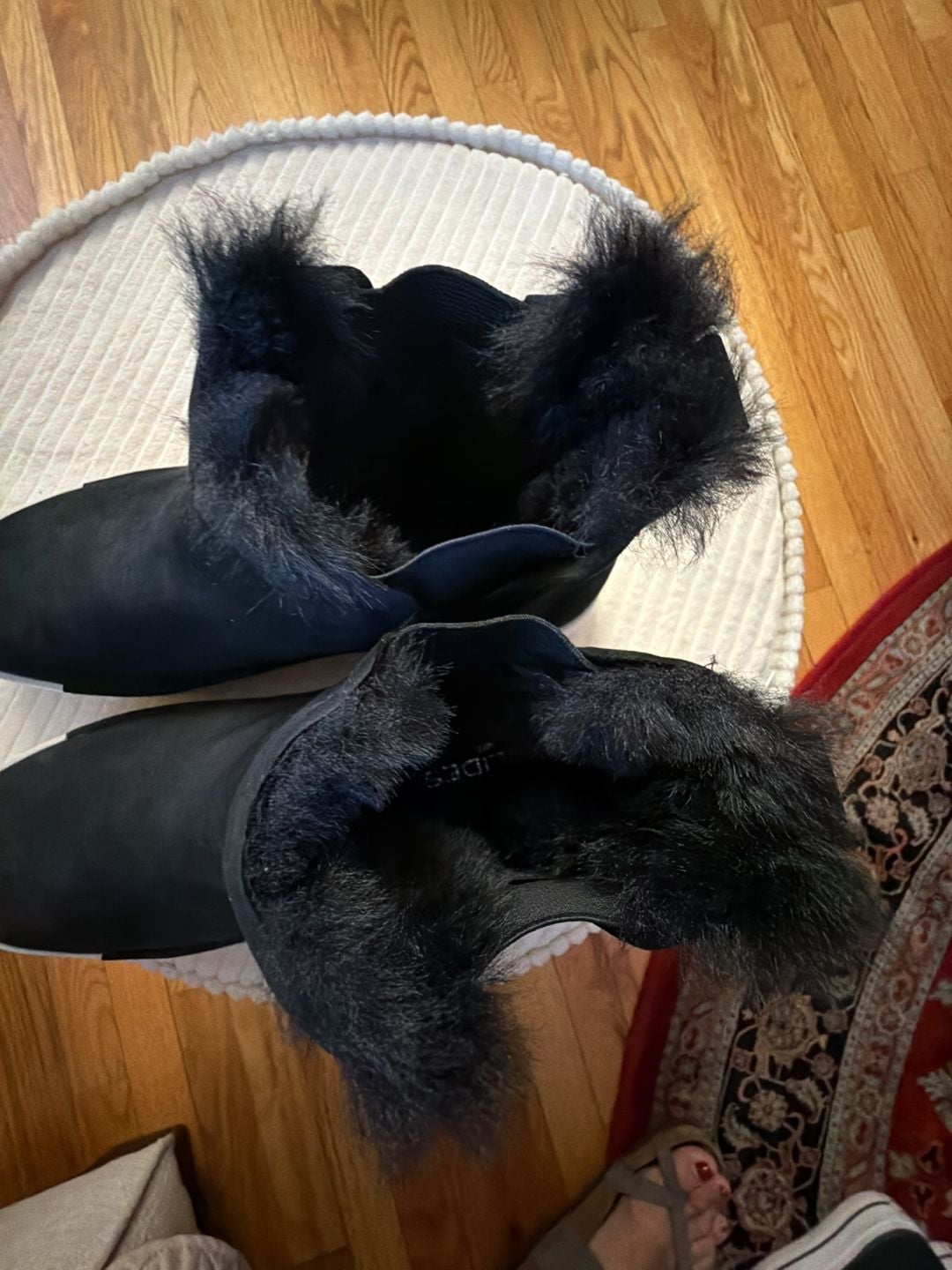 J/Slides Chelsea Sneaker Boots Size 9 Black Fur Trim 7