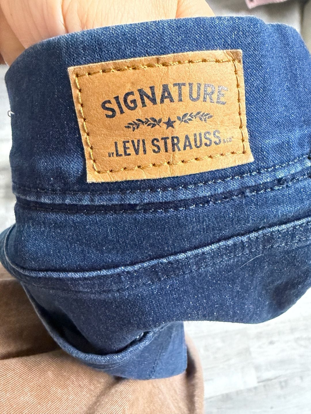 Signature by Levi Strauss & Co. Shaping Pull-On Super Skinny Jeans/148 4