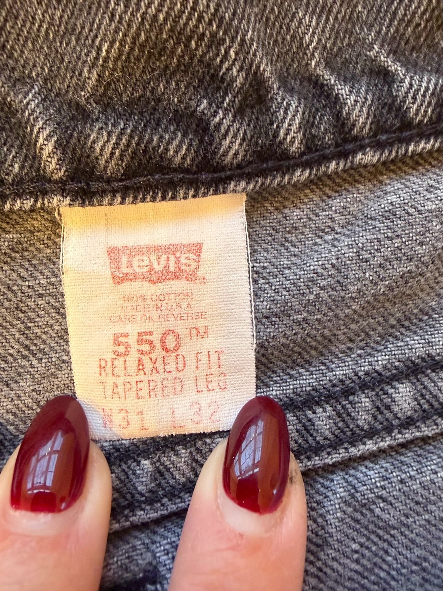 Levi's 550 Relaxed Fit Tapered Leg Jeans Size 31x32 Black Charcoal Wash Denim 4