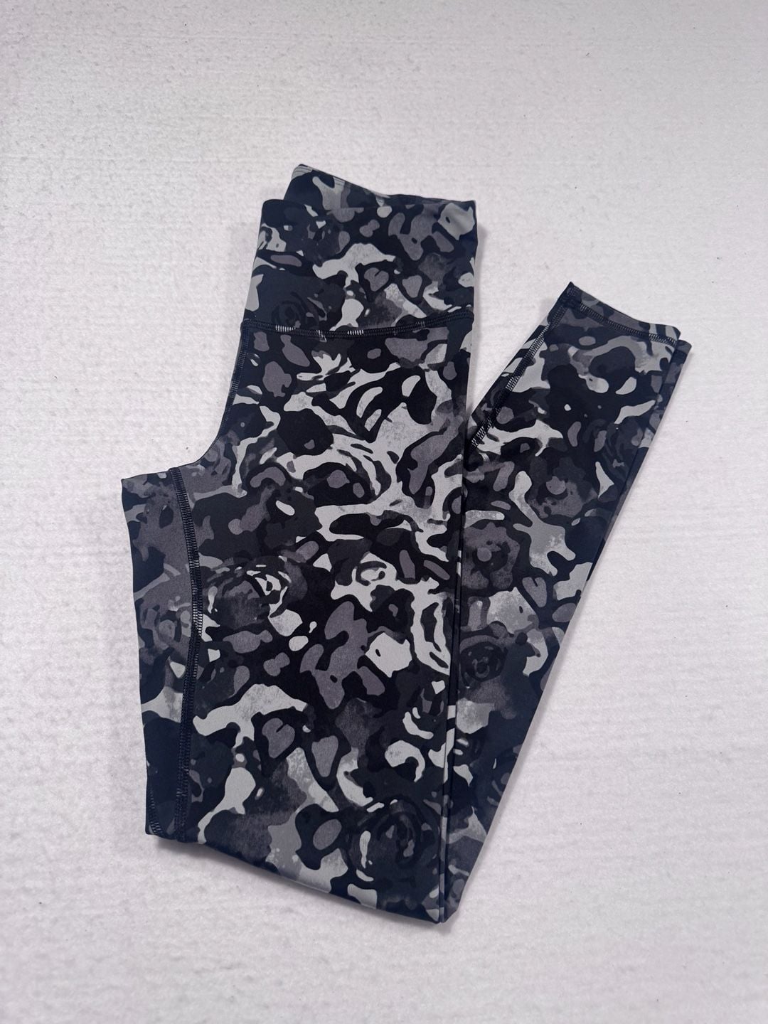 Under Armour Motion Printed Leggings Size M Black Camo 2