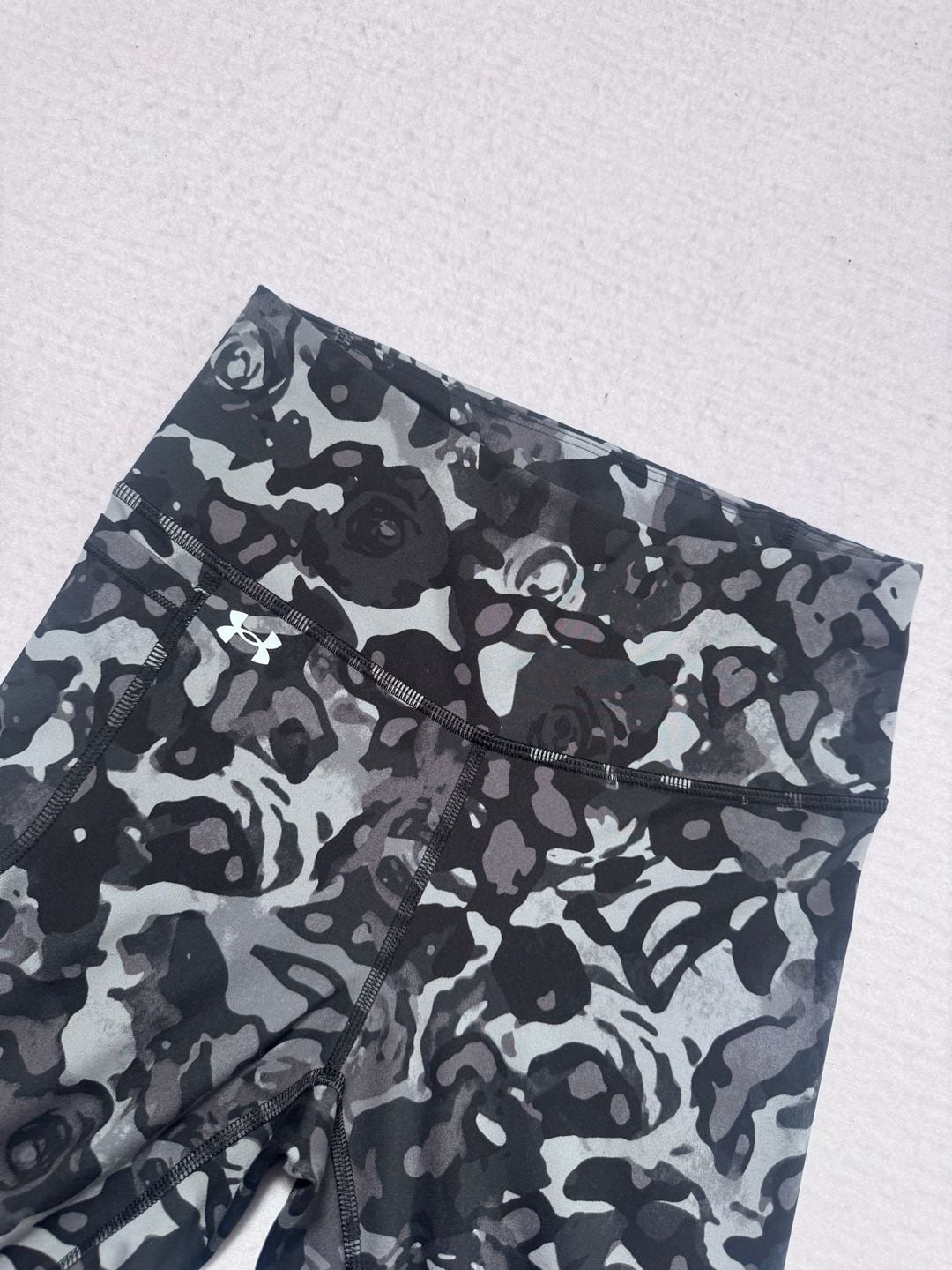 Under Armour Motion Printed Leggings Size M Black Camo 3