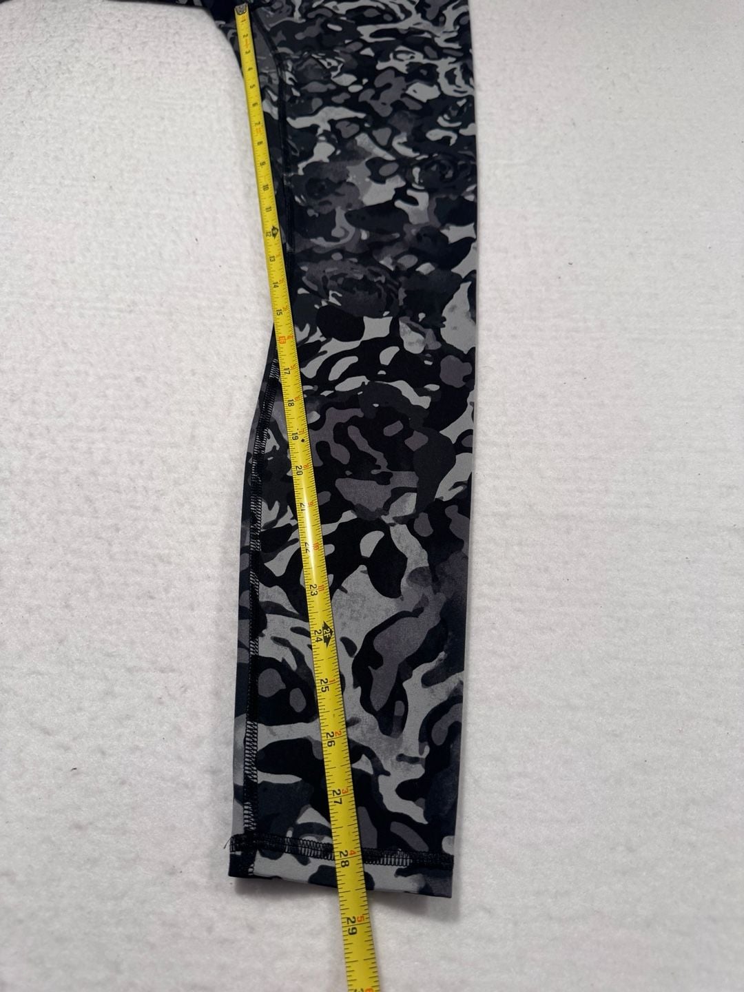 Under Armour Motion Printed Leggings Size M Black Camo 9