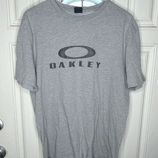 Oakley T-Shirt Size XL Athletic Heather Gray Regular Fit