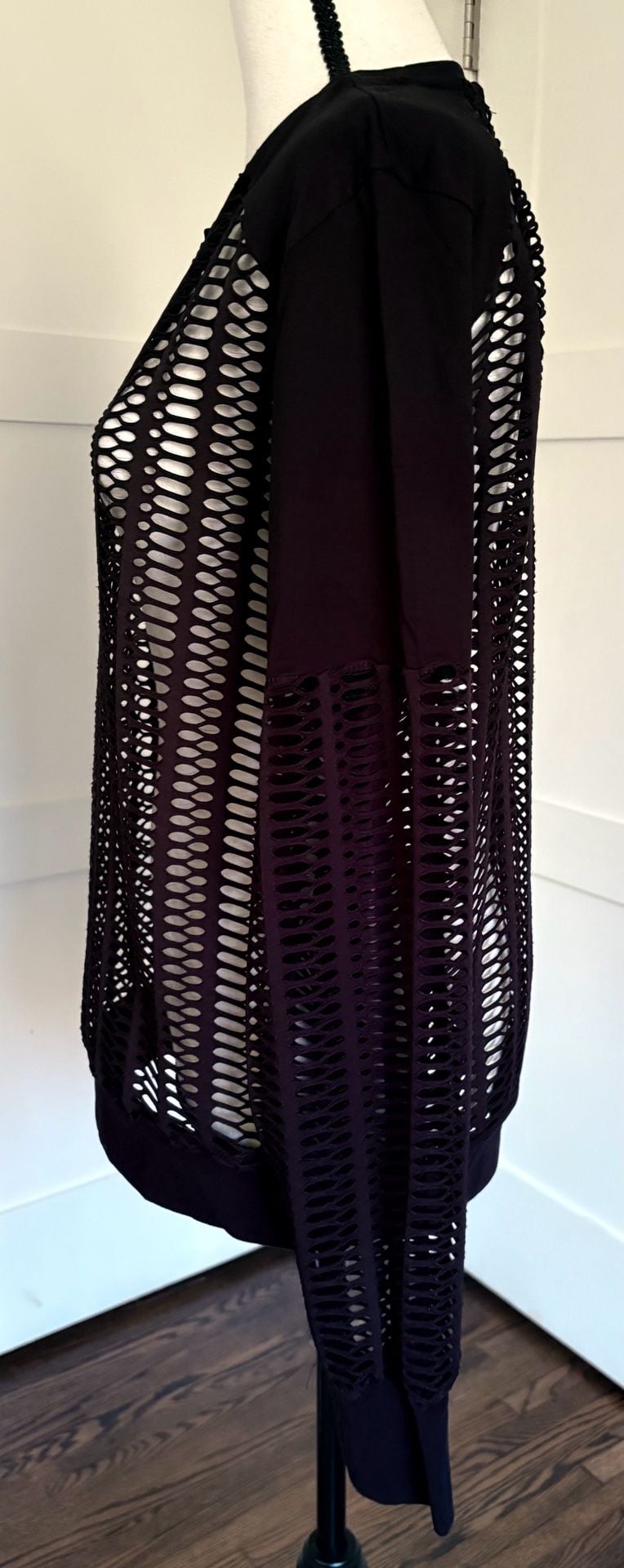 Blanc Noir Women's Black Linear Mesh Sweatshirt Sweater Size Medium 6