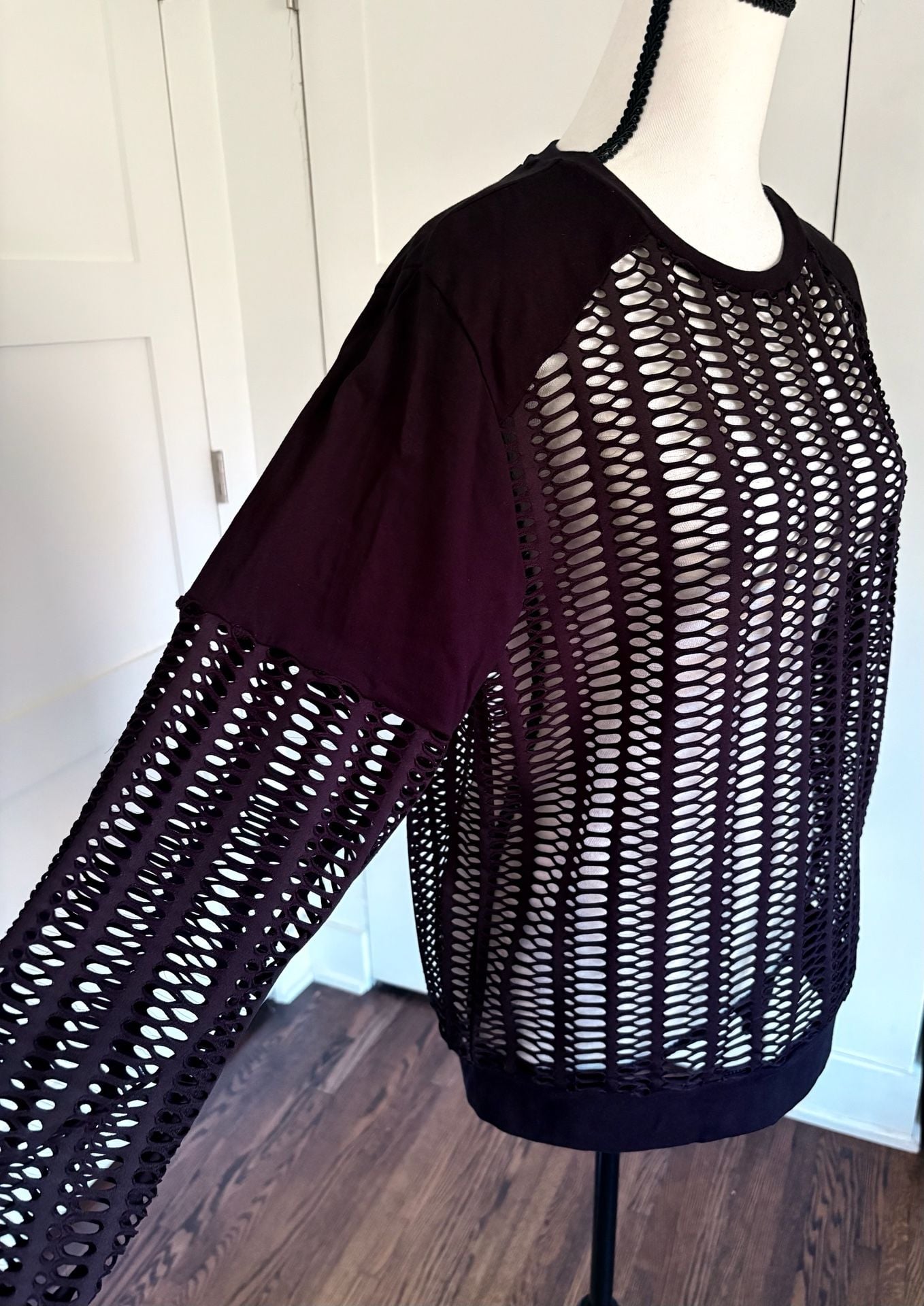 Blanc Noir Women's Black Linear Mesh Sweatshirt Sweater Size Medium 7