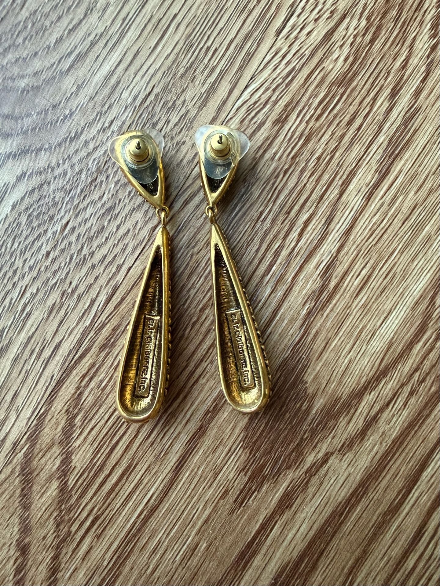 Liz Claiborne Gold Tone Textured Teardrop Dangle Earrings 3