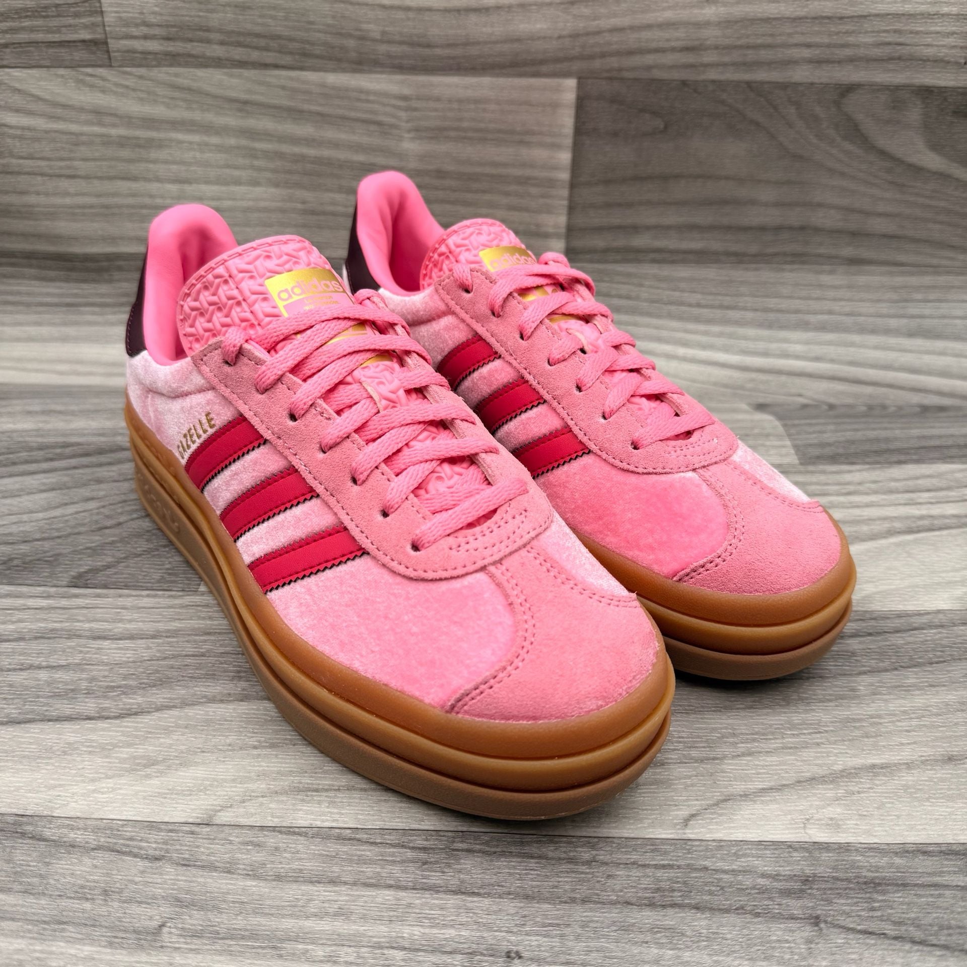 adidas Gazelle Bold Bliss Pink Ruby
Red Gum Womens 6 JR5964 7