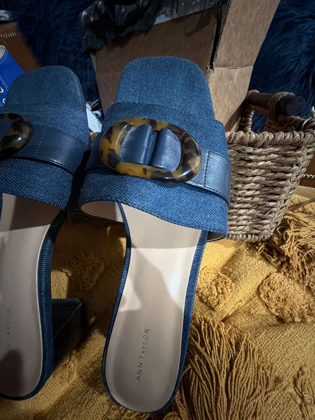 Ann Taylor Mules Size 9M Blue Denim Tortoise Buckle Block Heel Sandals 2