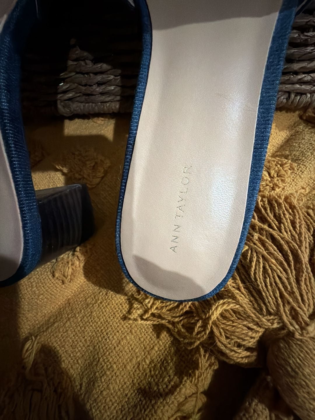 Ann Taylor Mules Size 9M Blue Denim Tortoise Buckle Block Heel Sandals 3
