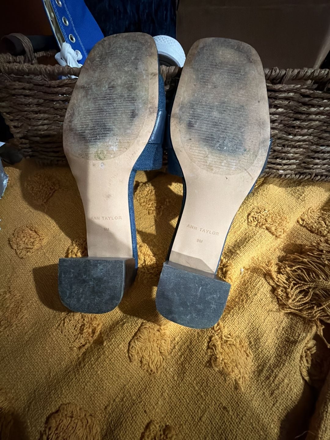 Ann Taylor Mules Size 9M Blue Denim Tortoise Buckle Block Heel Sandals 5