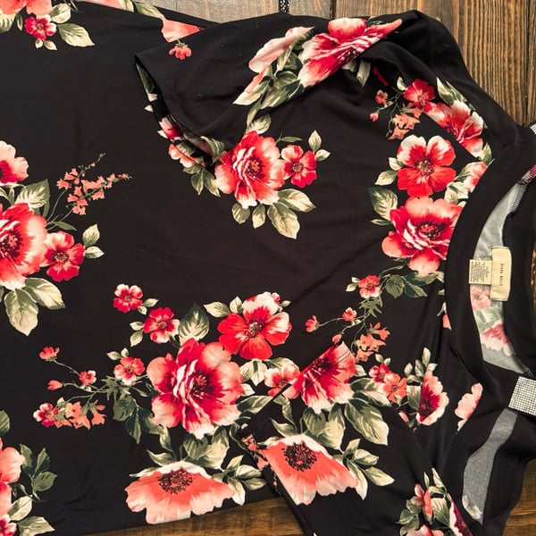 Diana Belle Floral Blouse Size L Black Rhinestone Cold Shoulder