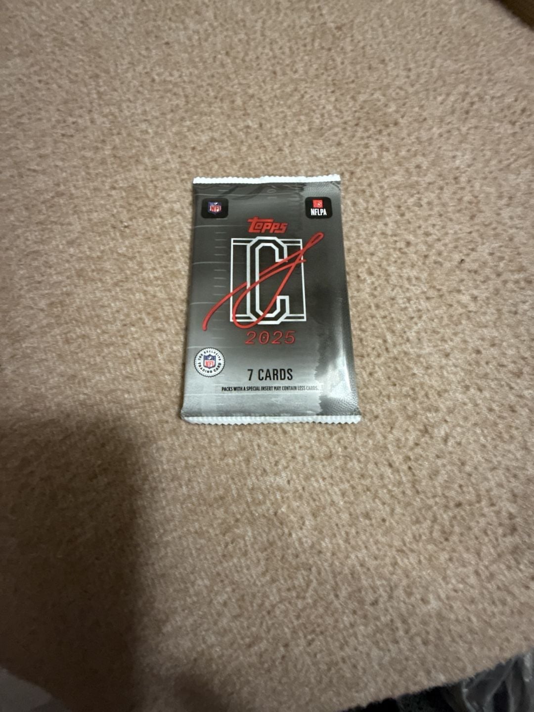 Topps Signature Class Football 2025 Trading Card Pack 7 Cards 1