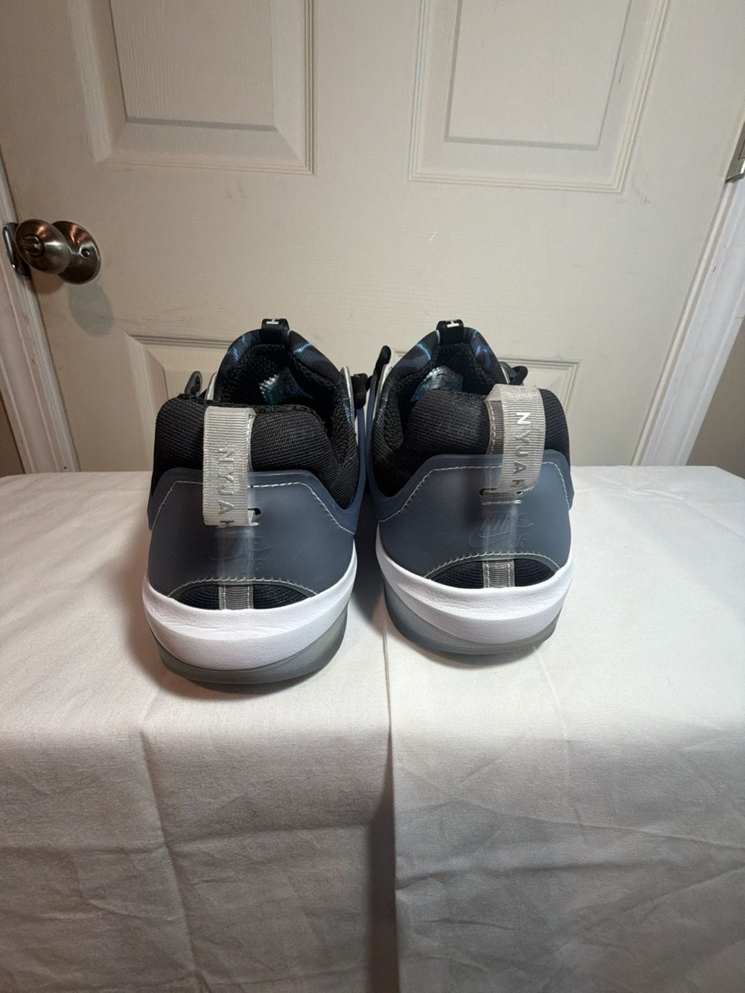 Nike SB Zoom Nyjah 3 PRM Trouble At Home Lightning Shoes 3