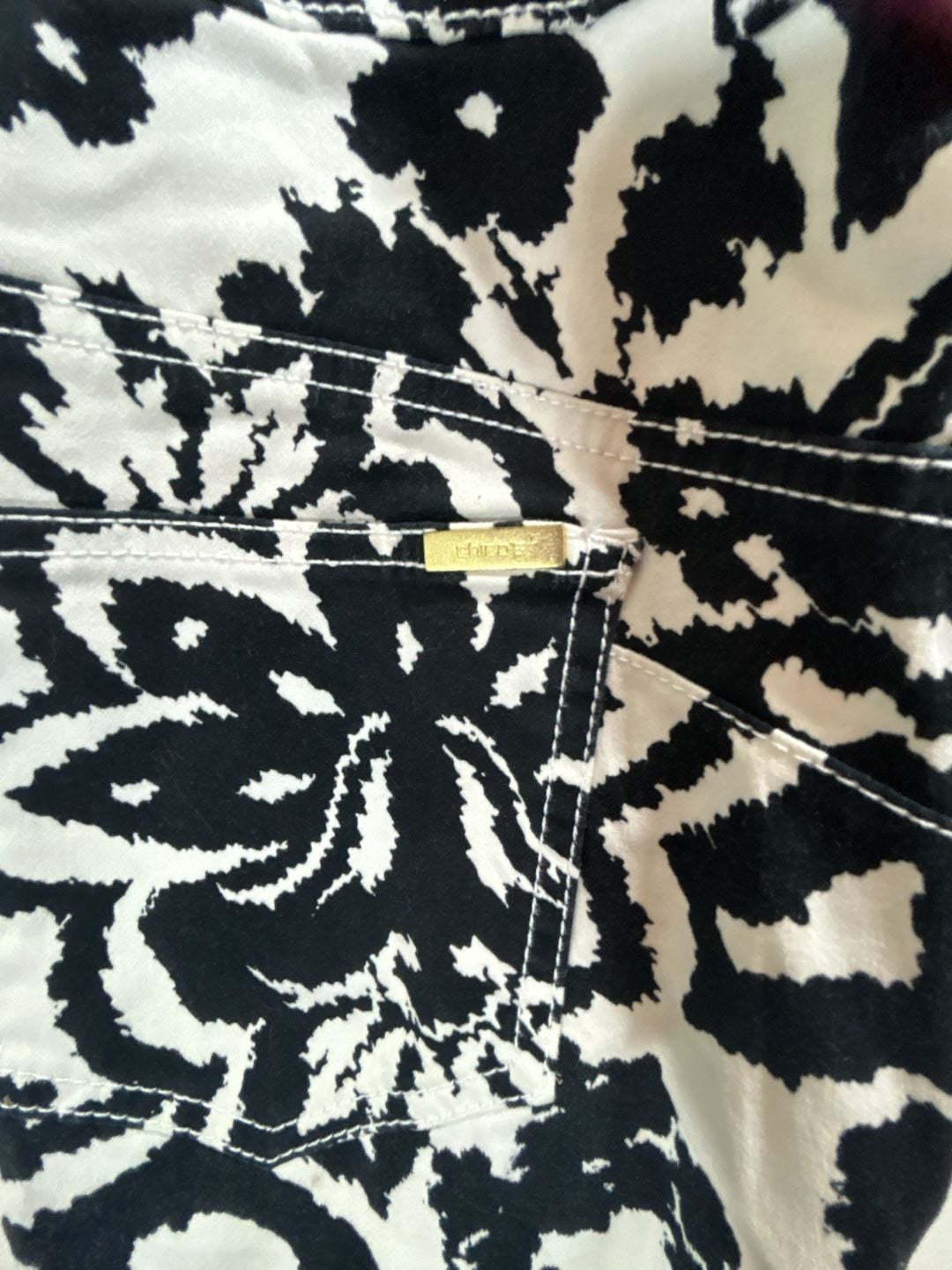 Chico's Lift size 1.5 Women 10 Bold Black and White Floral 4
