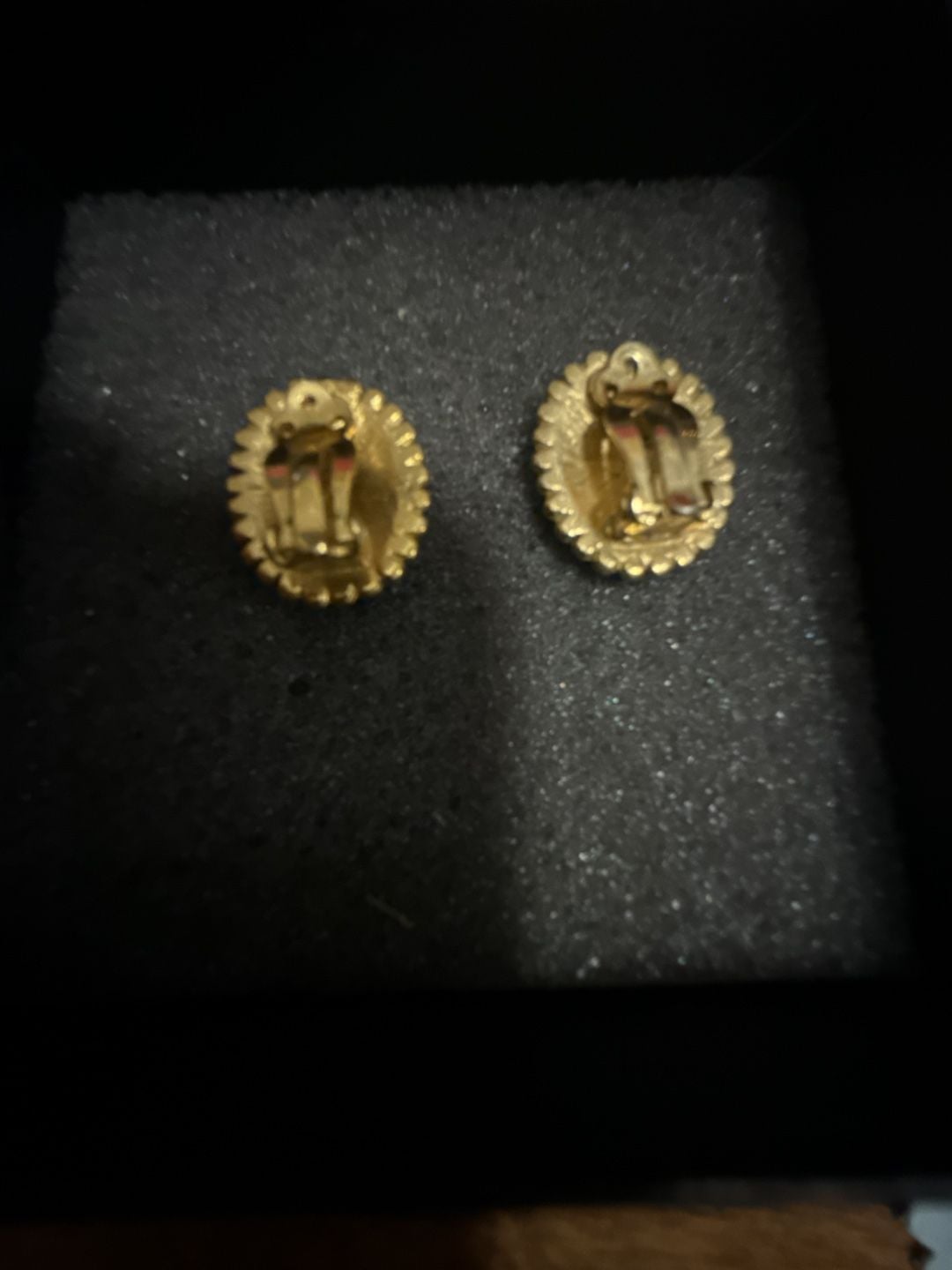 Vintage Black And Gold Oval Clip-On Earrings 3