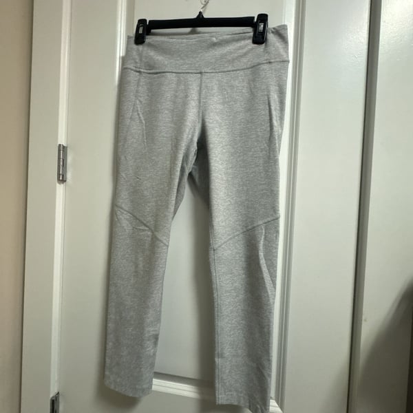 Women’s Outdoor Voices Warm Up Leggings Size L Gray Activewear Capri
