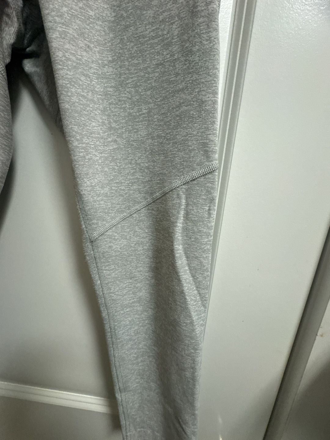 Women’s Outdoor Voices Warm Up Leggings Size L Gray Activewear Capri 4