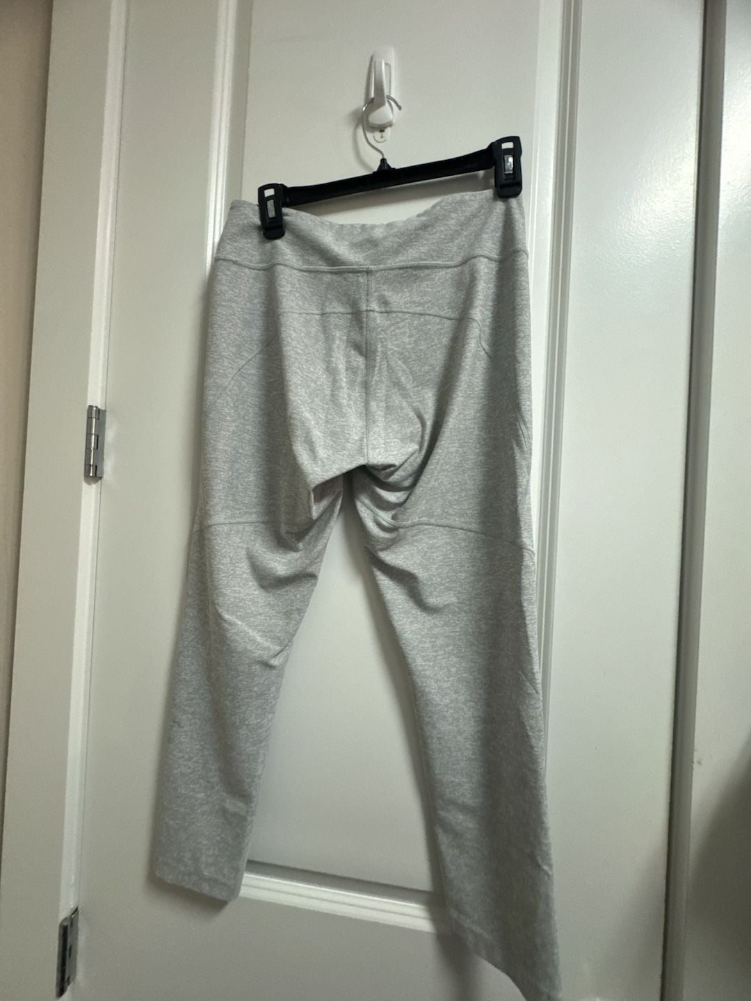 Women’s Outdoor Voices Warm Up Leggings Size L Gray Activewear Capri 6