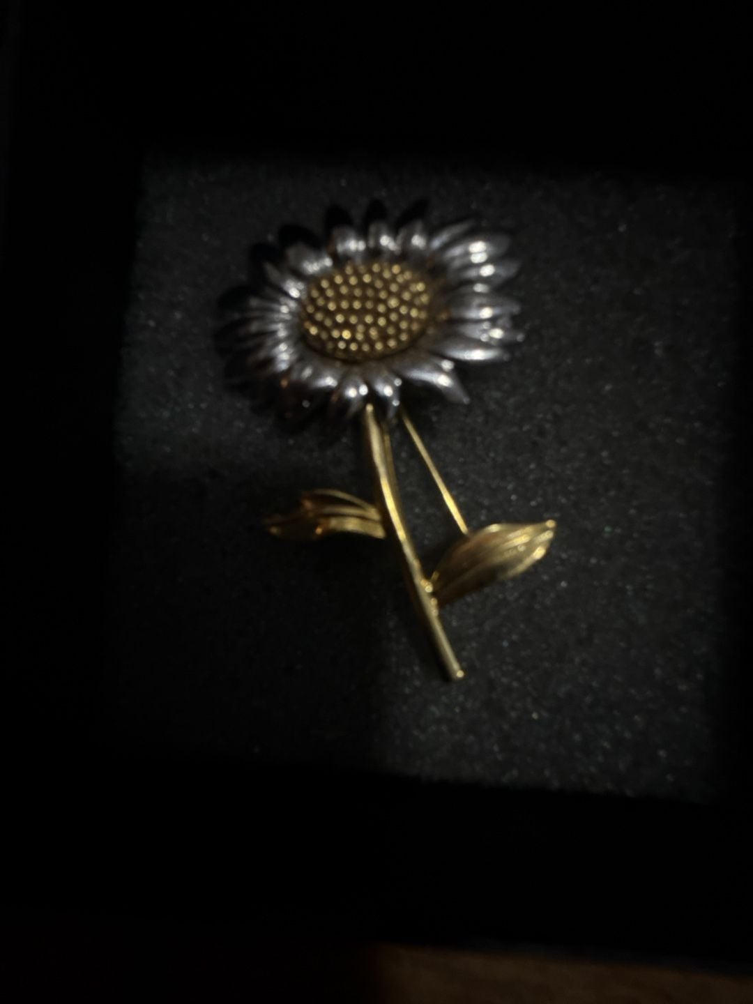 Liz Claiborne Two-Tone Sunflower Brooch Pin 2