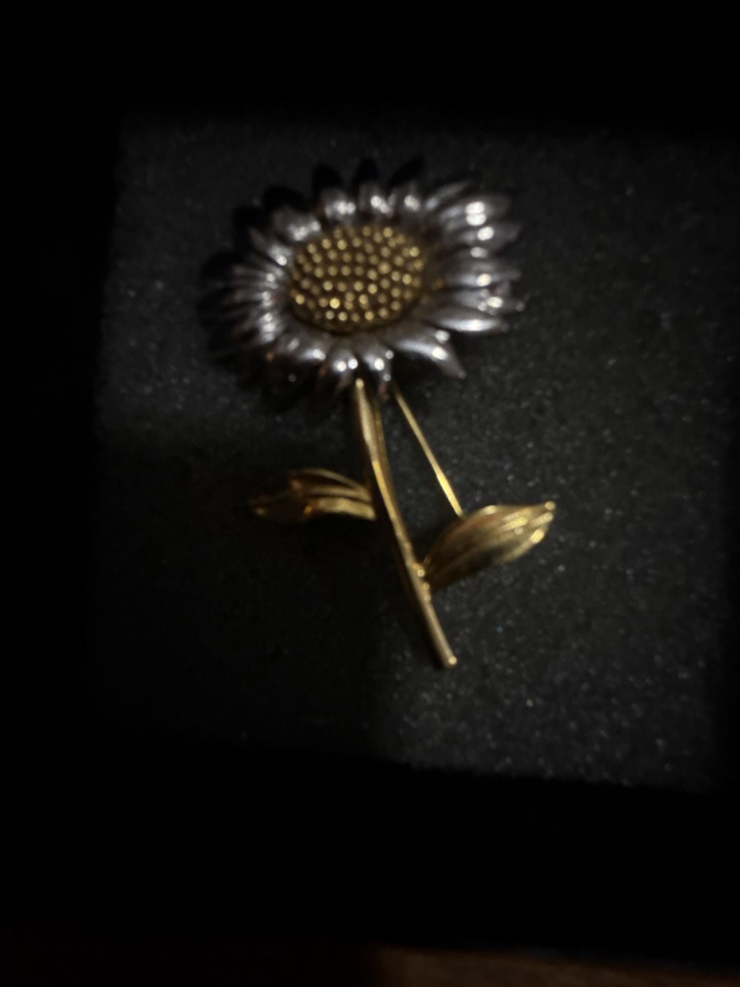 Liz Claiborne Two-Tone Sunflower Brooch Pin 3