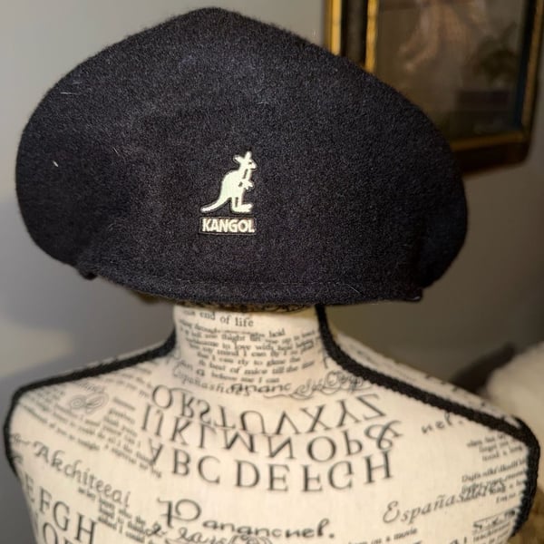 Vintage Kangol Wool 504 Cap Medium Black Flat Driving Beret Hat