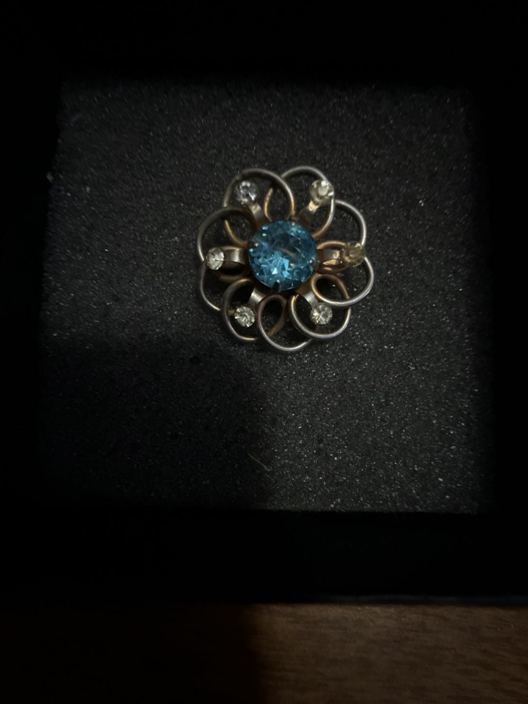 Vintage Flower Brooch Blue Rhinestone Silvery Gold Tone 3