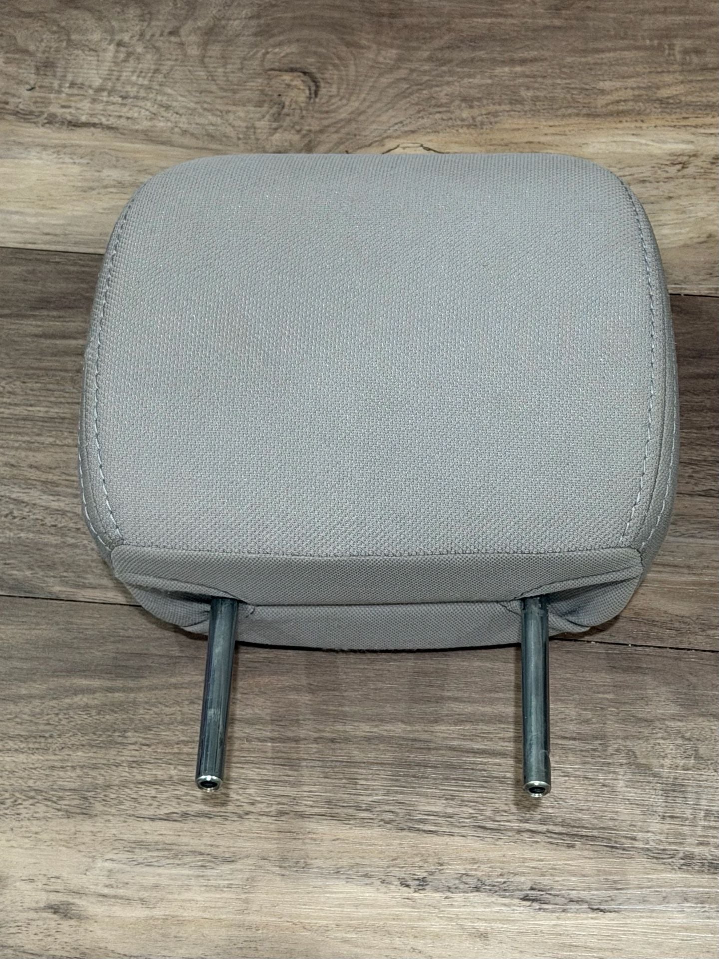14 - 18 Subaru Forester Rear 2nd Row Head Rest Headrests Set Gray Cloth OEM 2