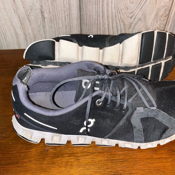 On Cloud Running Shoes Size US 9.5 Black White Sneakers