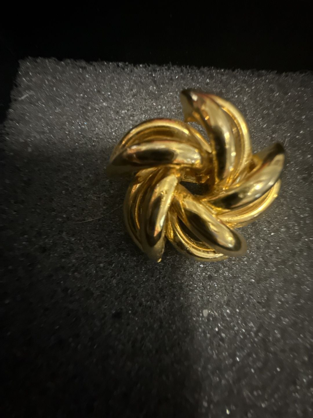 Vintage Gold Tone Swirl Pinwheel Brooch Starburst Pin 2