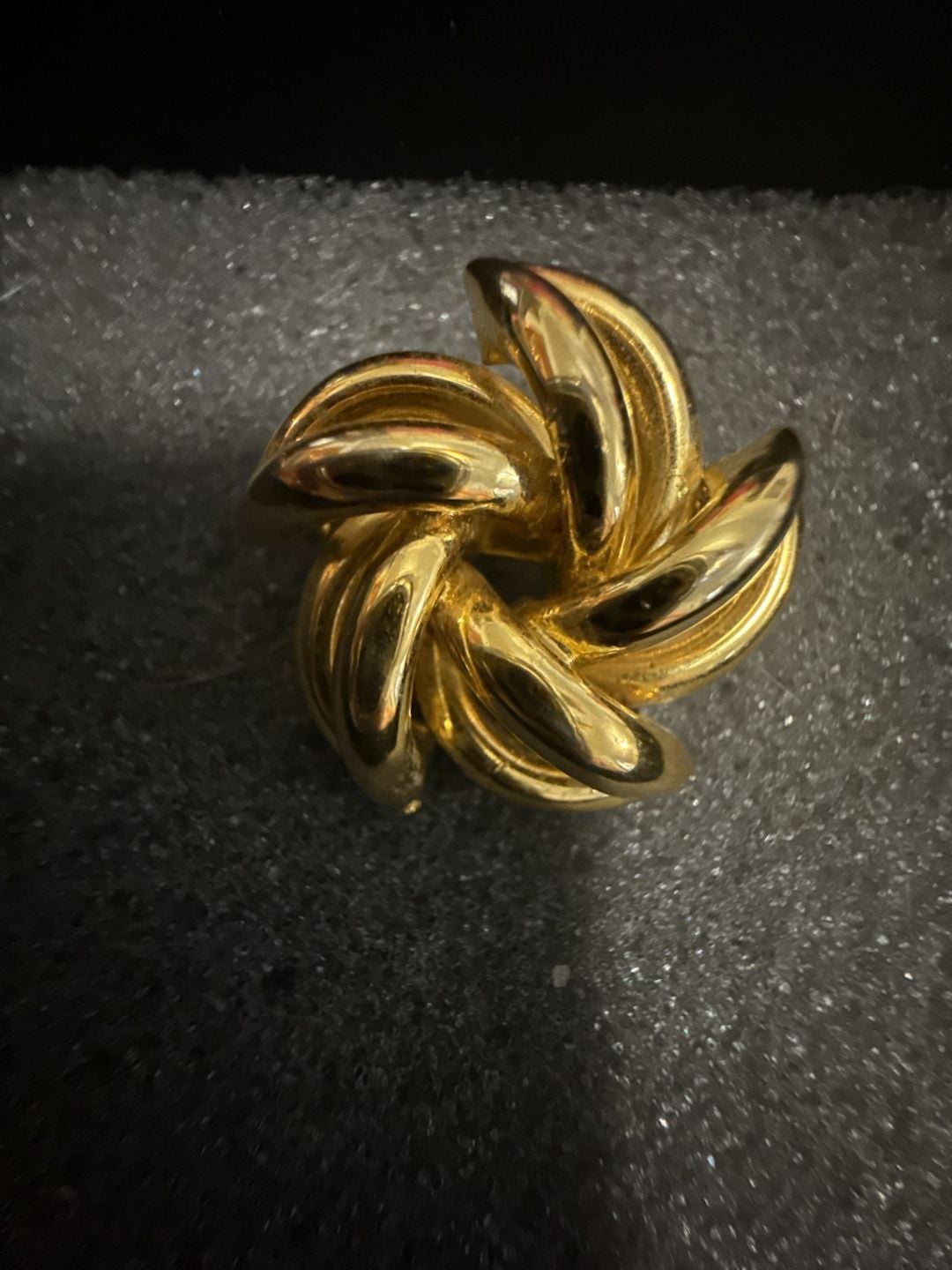 Vintage Gold Tone Swirl Pinwheel Brooch Starburst Pin 3