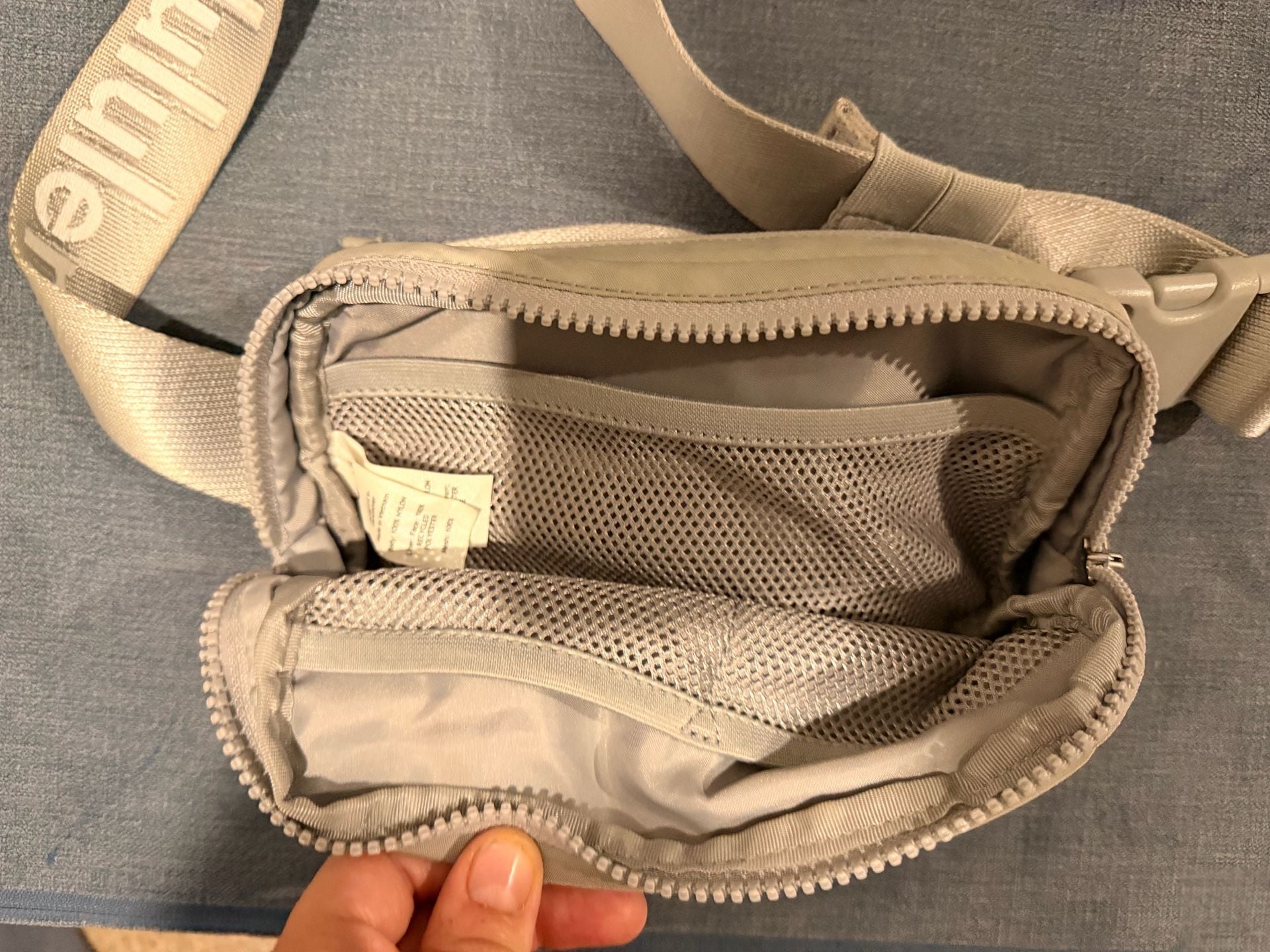 Lululemon Everywhere Belt Bag 1L Silver Drop Wordmark 4