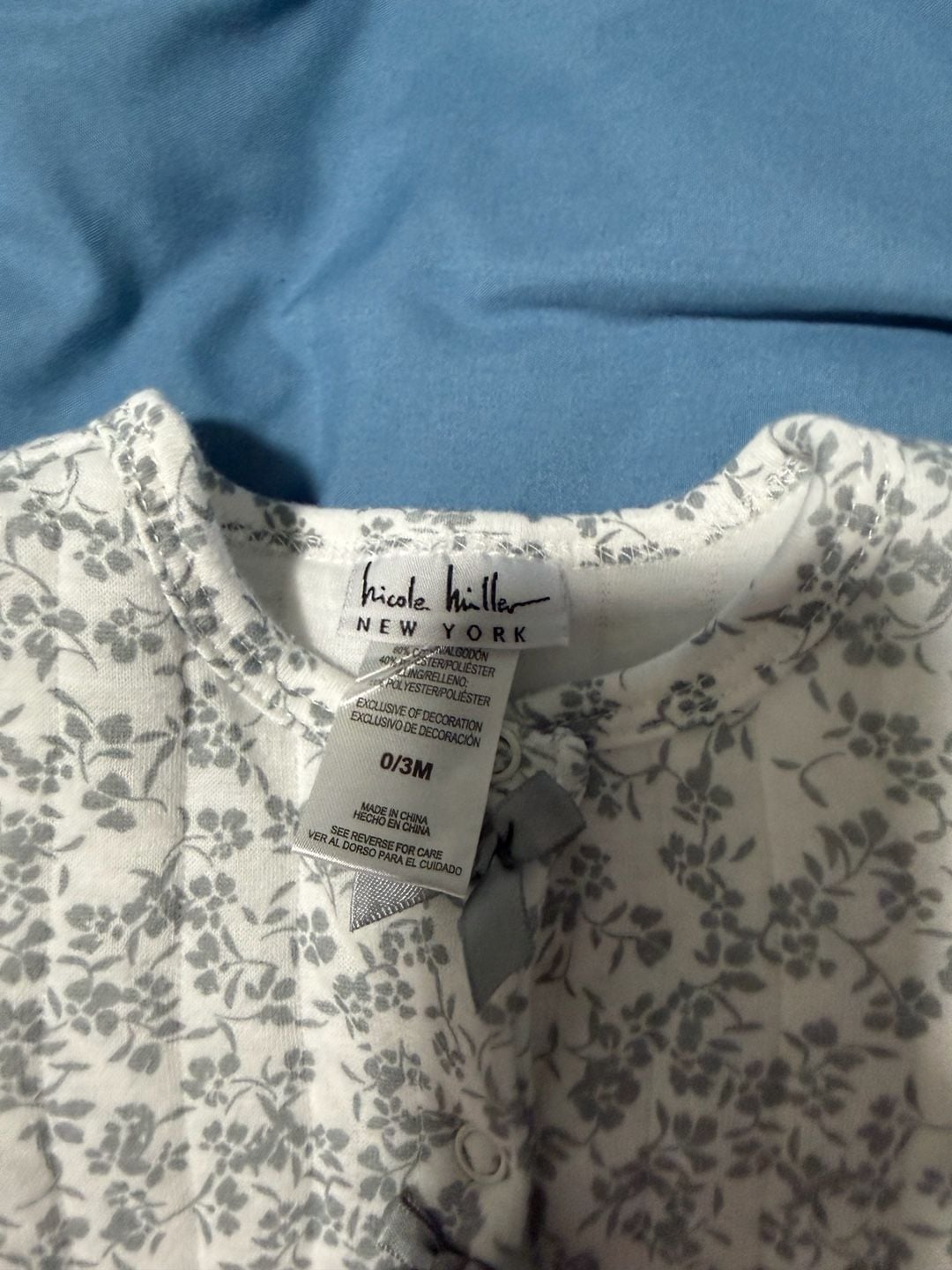Nicole Miller New York Footed Sleeper Size 0/3M White Gray Floral Bows 3