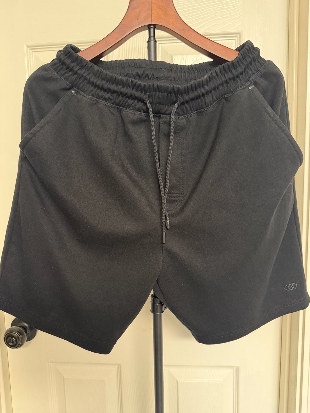LEG3ND Shorts Size M Black Athletic Sweatshorts Drawstring 3