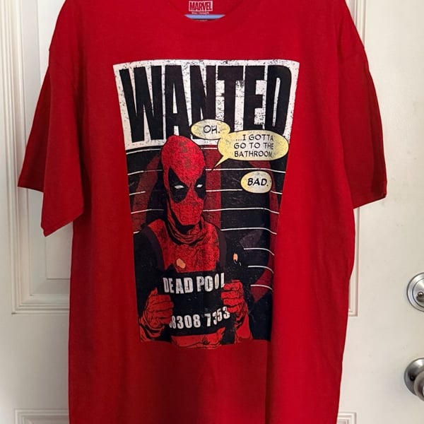 Marvel Deadpool Wanted Graphic T-Shirt XL Red Cotton